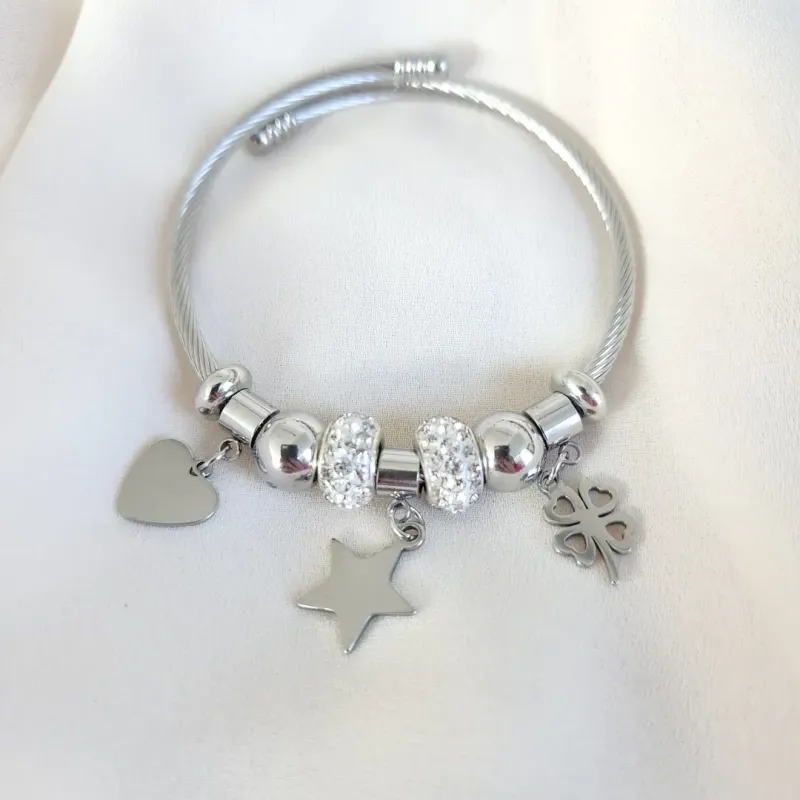 BRACELETE PULSEIRA AÇO ARO PINGENTES ESTRELA, CORAÇÃO E TREVO
