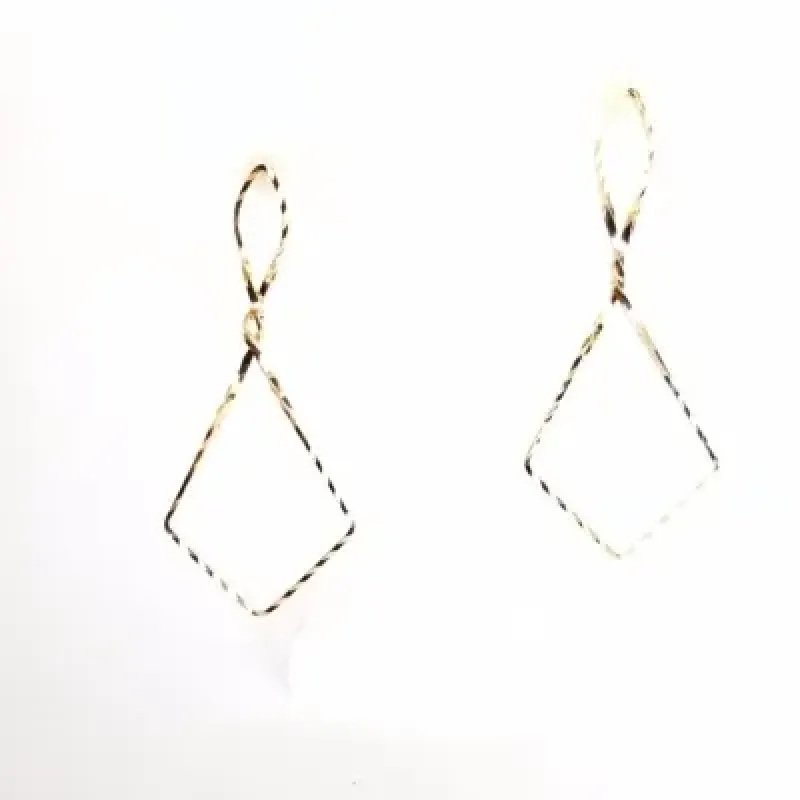 BRINCO DOURADO TRABALHADO
