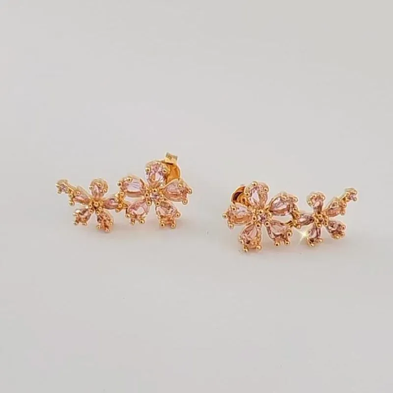 BRINCO EAR CUFF DOURADO FLORES ROSA CLARO
