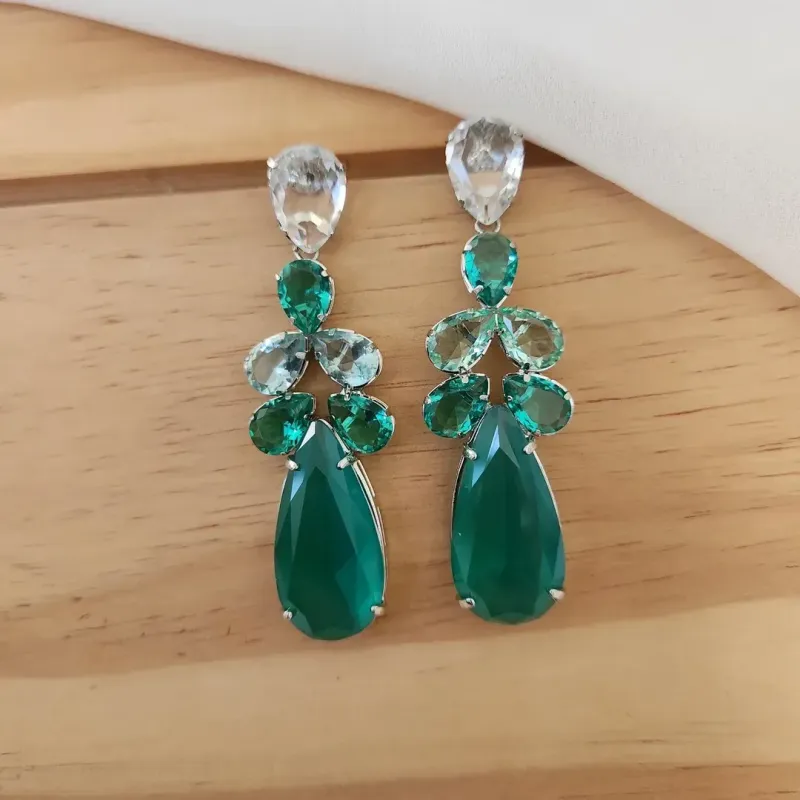 BRINCOS LUXO PEDRAS FORMAS TONS DE VERDE