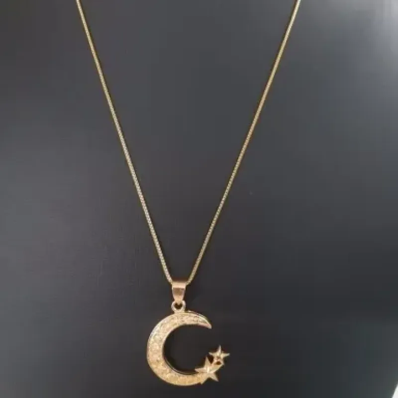 COLAR COM PINGENTE MEIA LUA