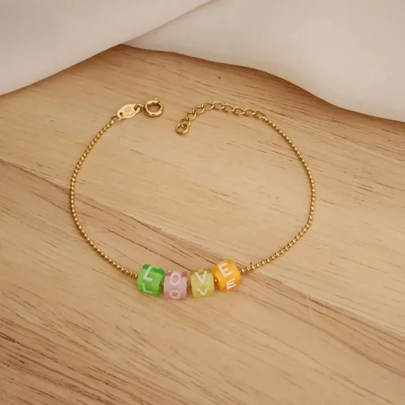 PULSEIRA BOLINHAS COM LETRAS COLORIDAS LOVE