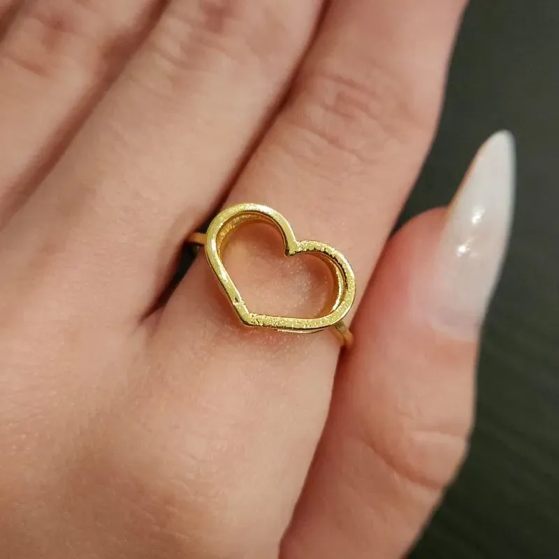 ANEL DOURADO CORAÇÃO VAZADO