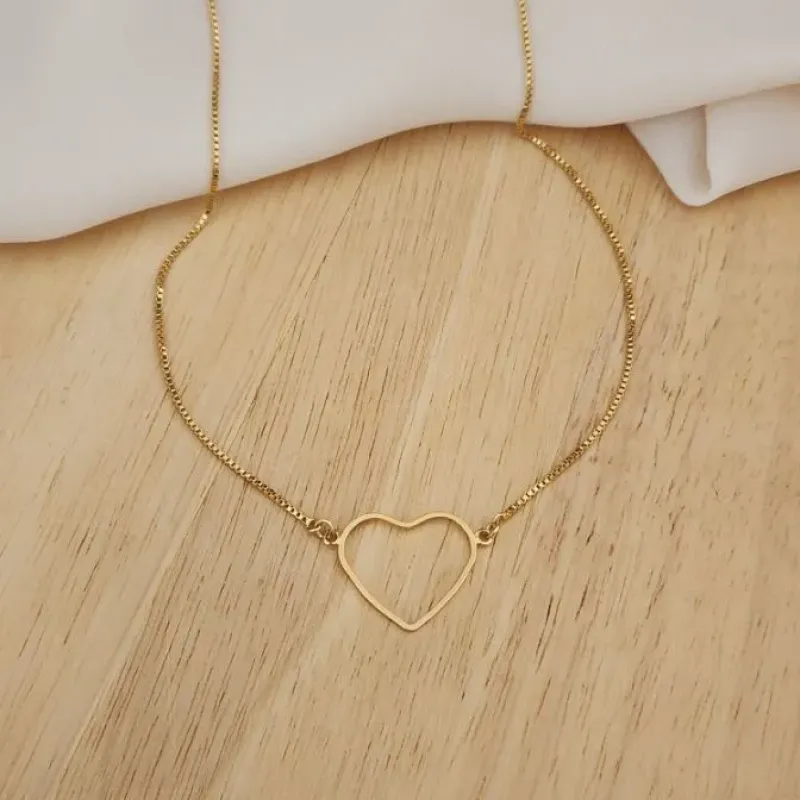COLAR DOURADO CORAÇÃO VAZADO