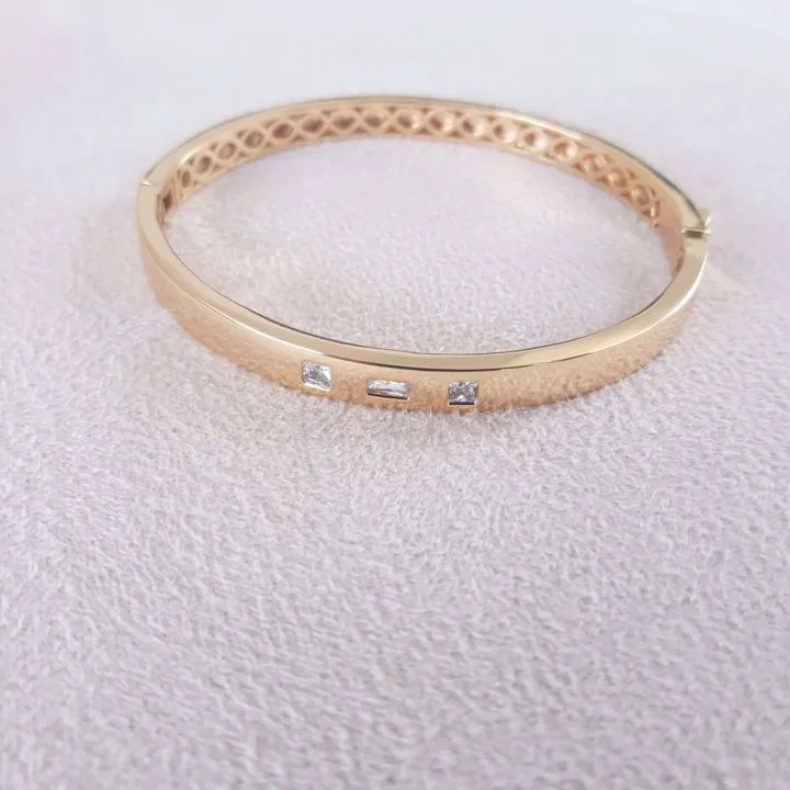 BRACELETE DOURADO DETALHES CRAVEJADO COM ZIRCÔNIA CRISTAL