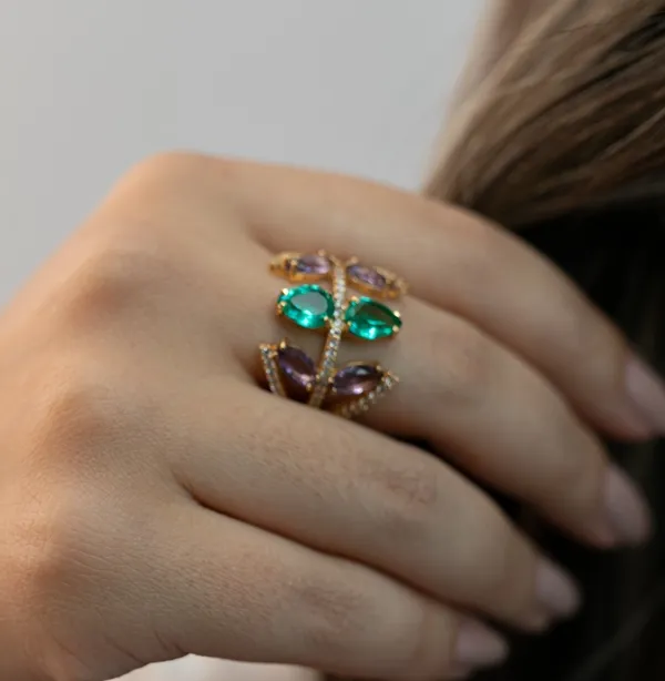 ANEL DOURADO ZIRCÔNIAS AMETISTA E PRASIOLITA CRAVEJADO EM MICROZIRCÔNIAS CRISTAL
