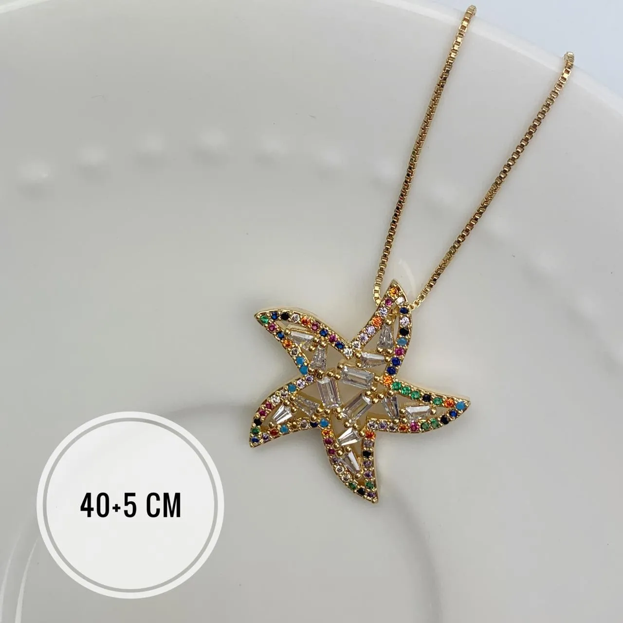 COLAR DOURADO ESTRELA CRAVEJADO EM NAVETES E MICROZIRCÔNIAS COLORIDAS