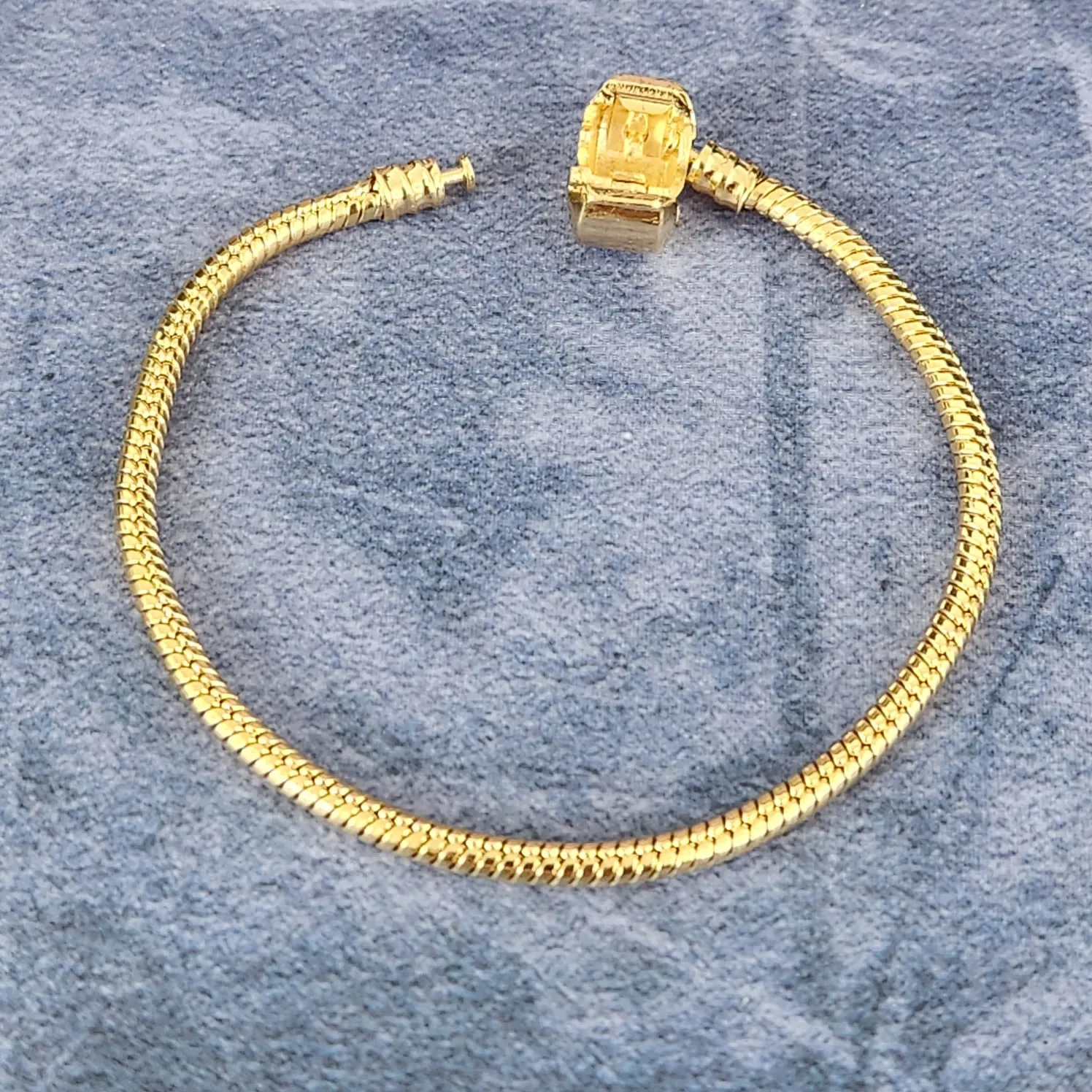 PULSEIRA DOURADA PARA BERLOQUES