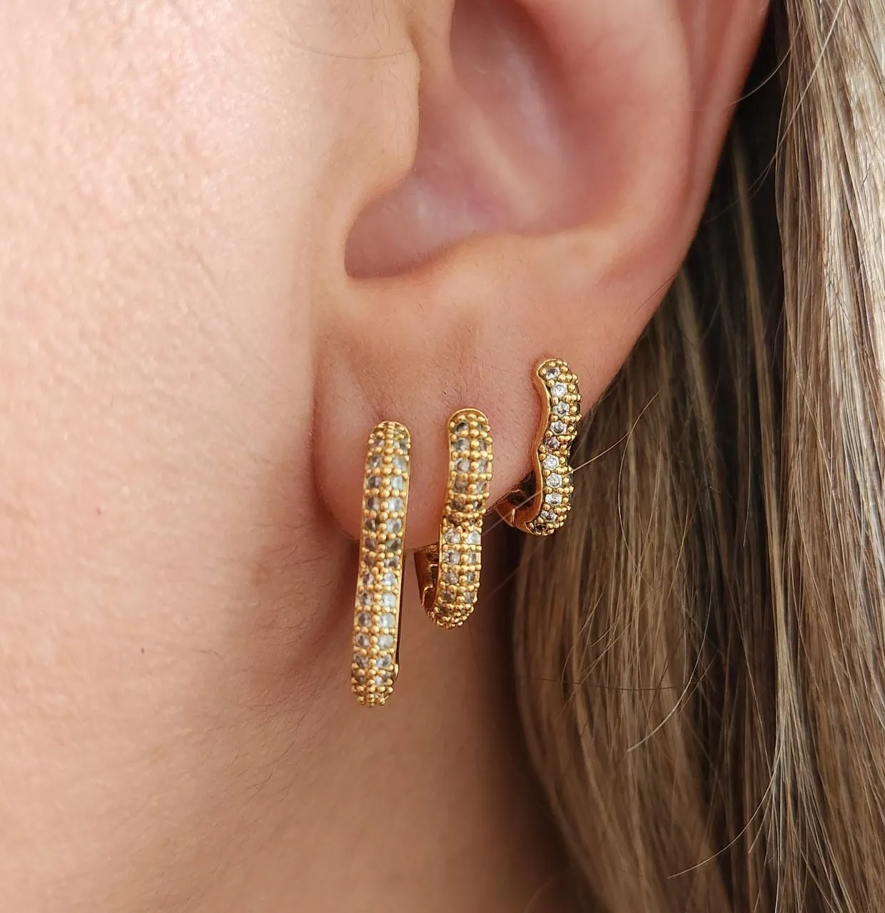 TRIO CORAÇÃO CRAVEJADO COM MICROZIRCÔNIAS CRISTAL