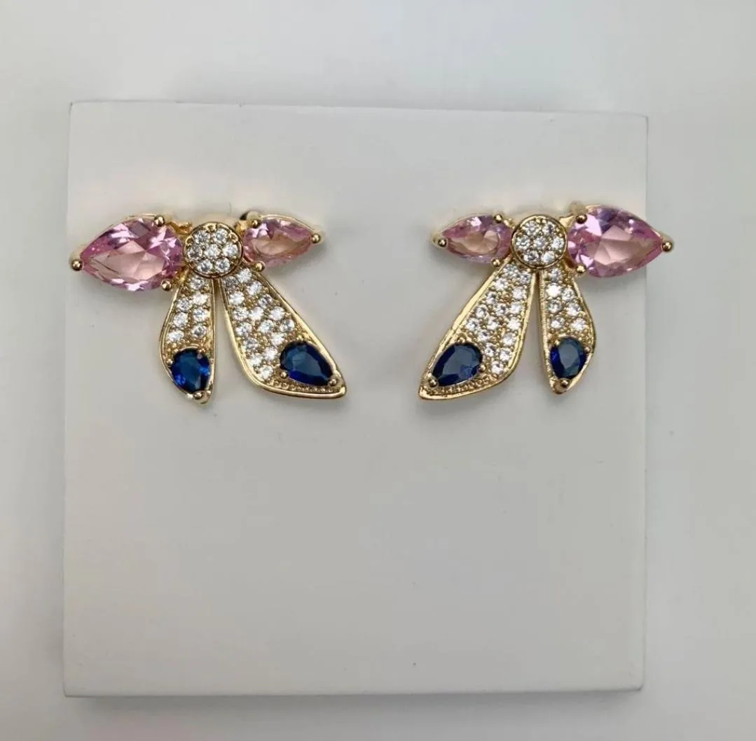 BRINCO DOURADO LAÇO CRAVEJADO MICROZIRCÔNIAS CRISTAL E ZIRCÔNIAS QUARTZO ROSA E SAFIRA
