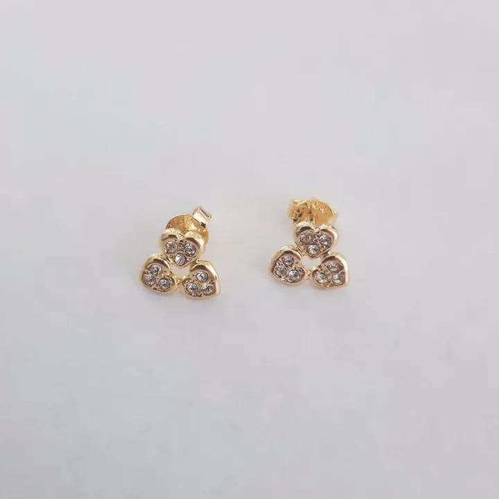 BRINCO DOURADO CORAÇÃO CRAVEJADO EM MICROZIRCÔNIAS CRISTAL