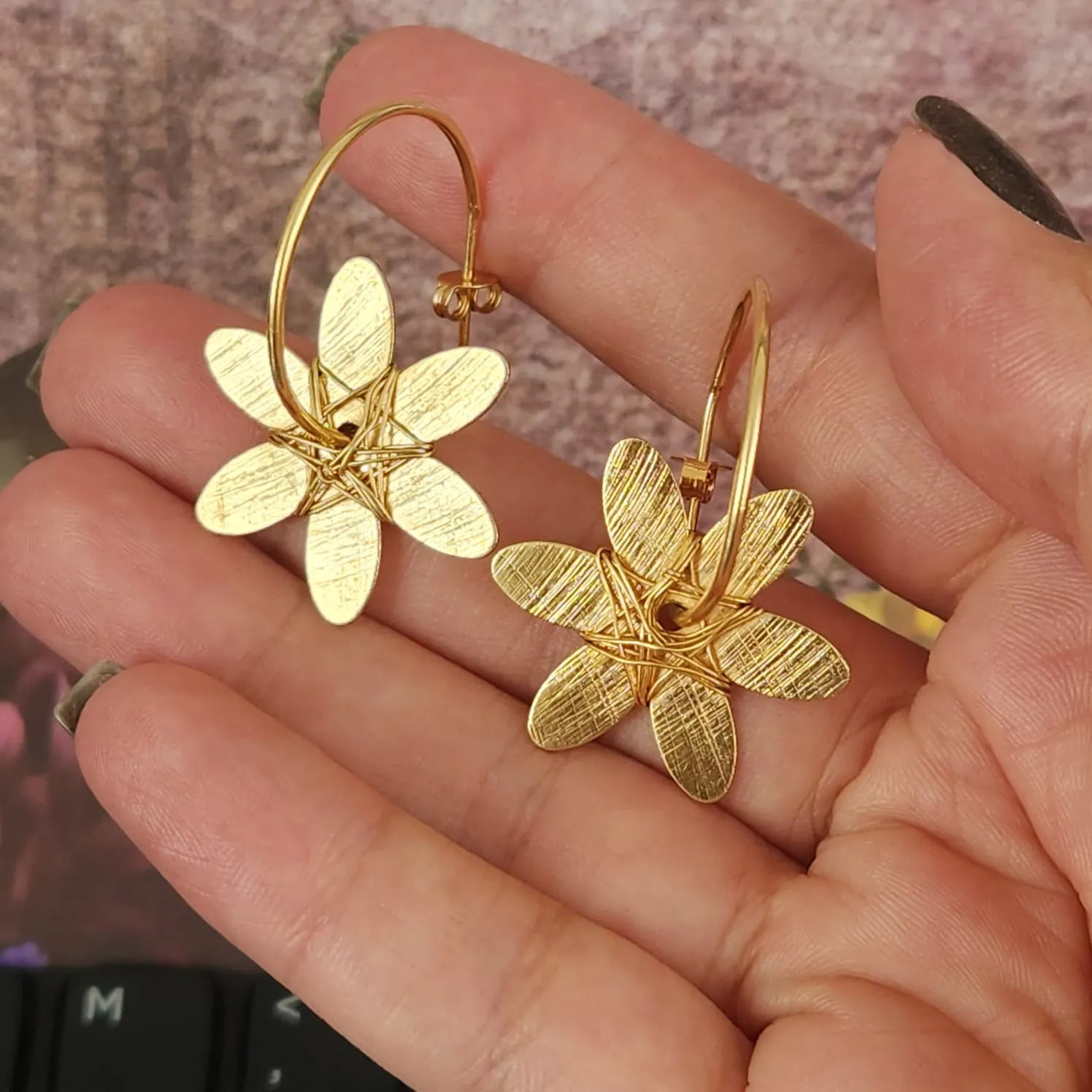 ARGOLA DOURADA FLOR
