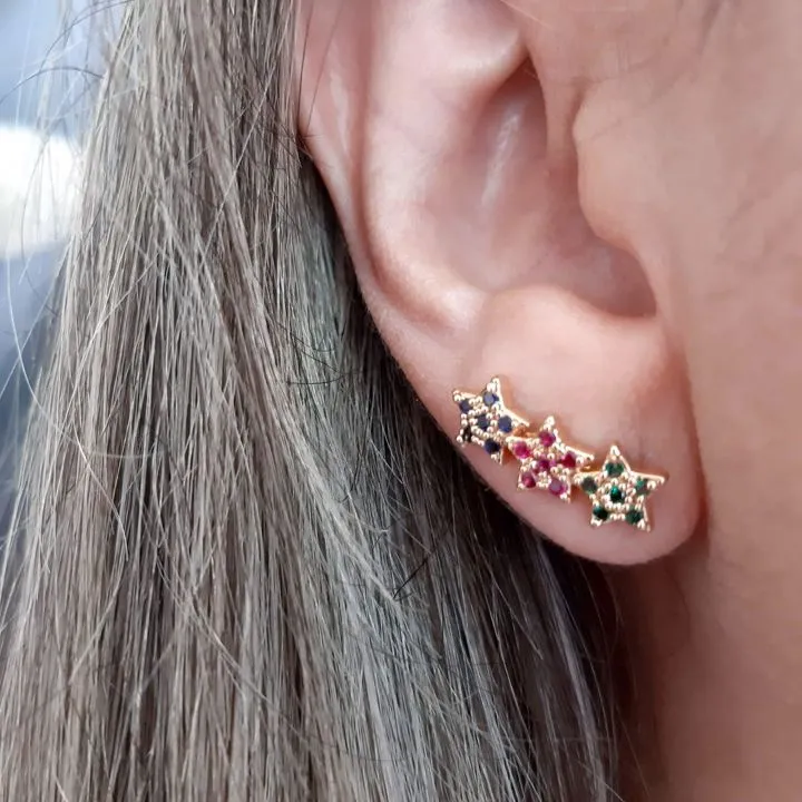 BRINCO DOURADO ESTRELA CRAVEJADA EM MICROZIRCÔNIAS MULTICOLORIDAS