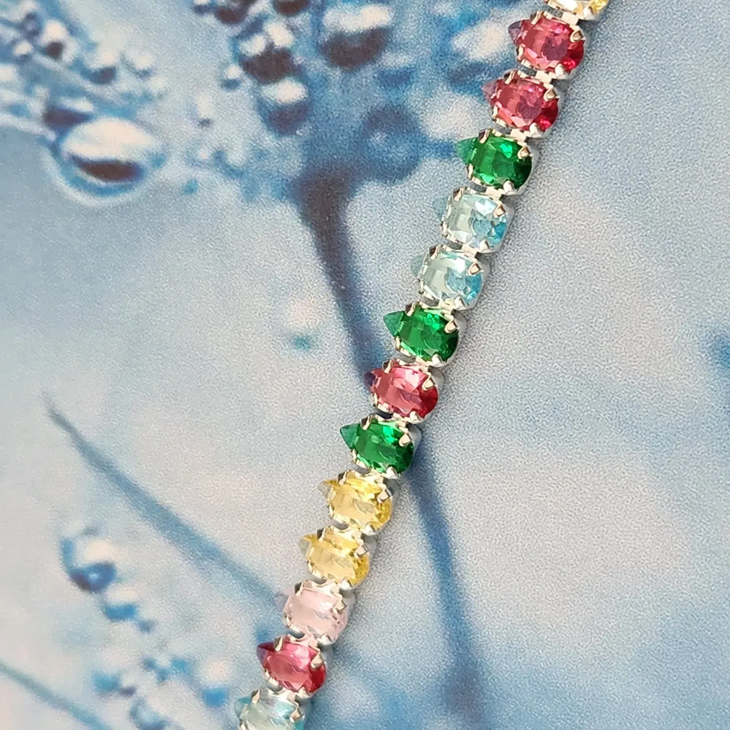 PULSEIRA RIVIERA BANHO DE PRATA NAVETES COLORIDAS