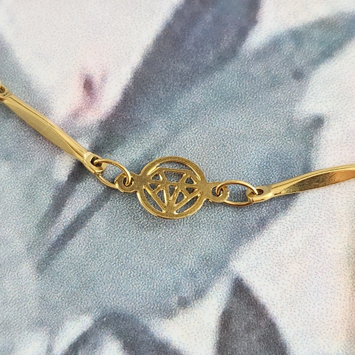 PULSEIRA DOURADA DIAMANTES 18CM