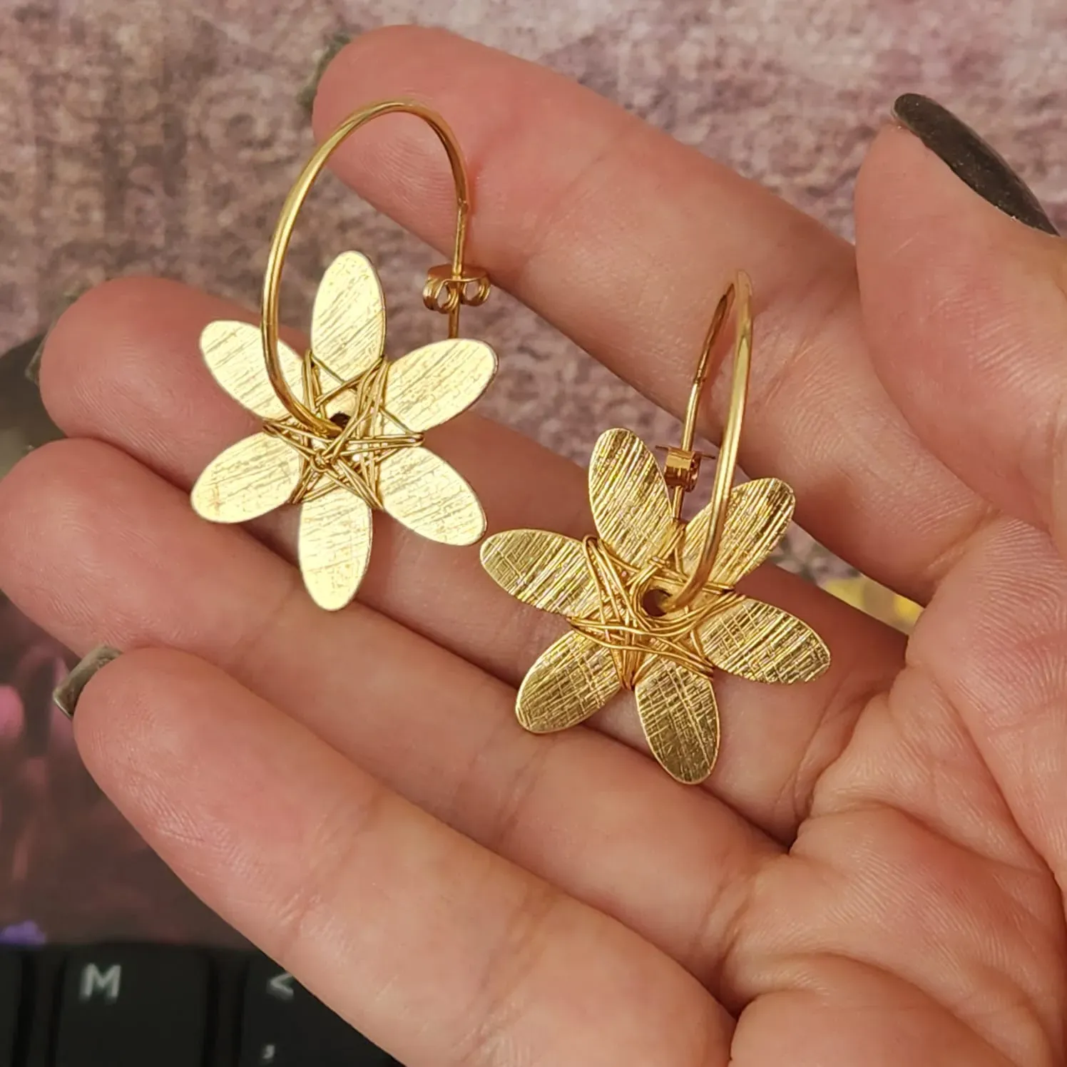 ARGOLA DOURADA FLOR