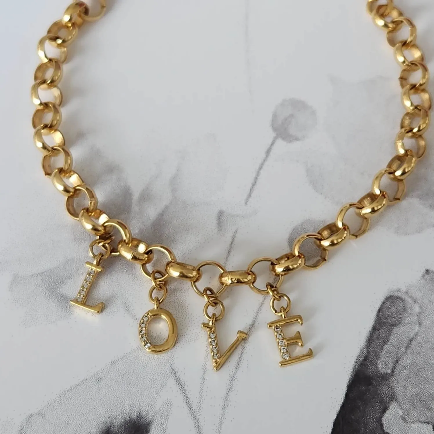 PULSEIRA DOURADA ELO PORTUGUÊS PINGENTE LOVE ZIRCÔNIAS CRISTAL