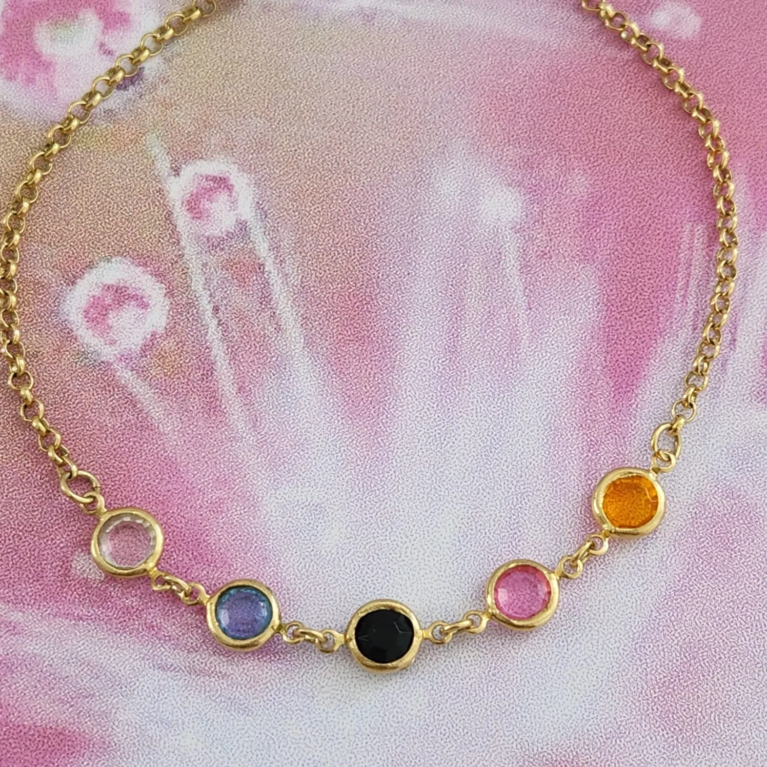 PULSEIRA DOURADA PEDRAS MULTICOLORIDAS REDONDAS