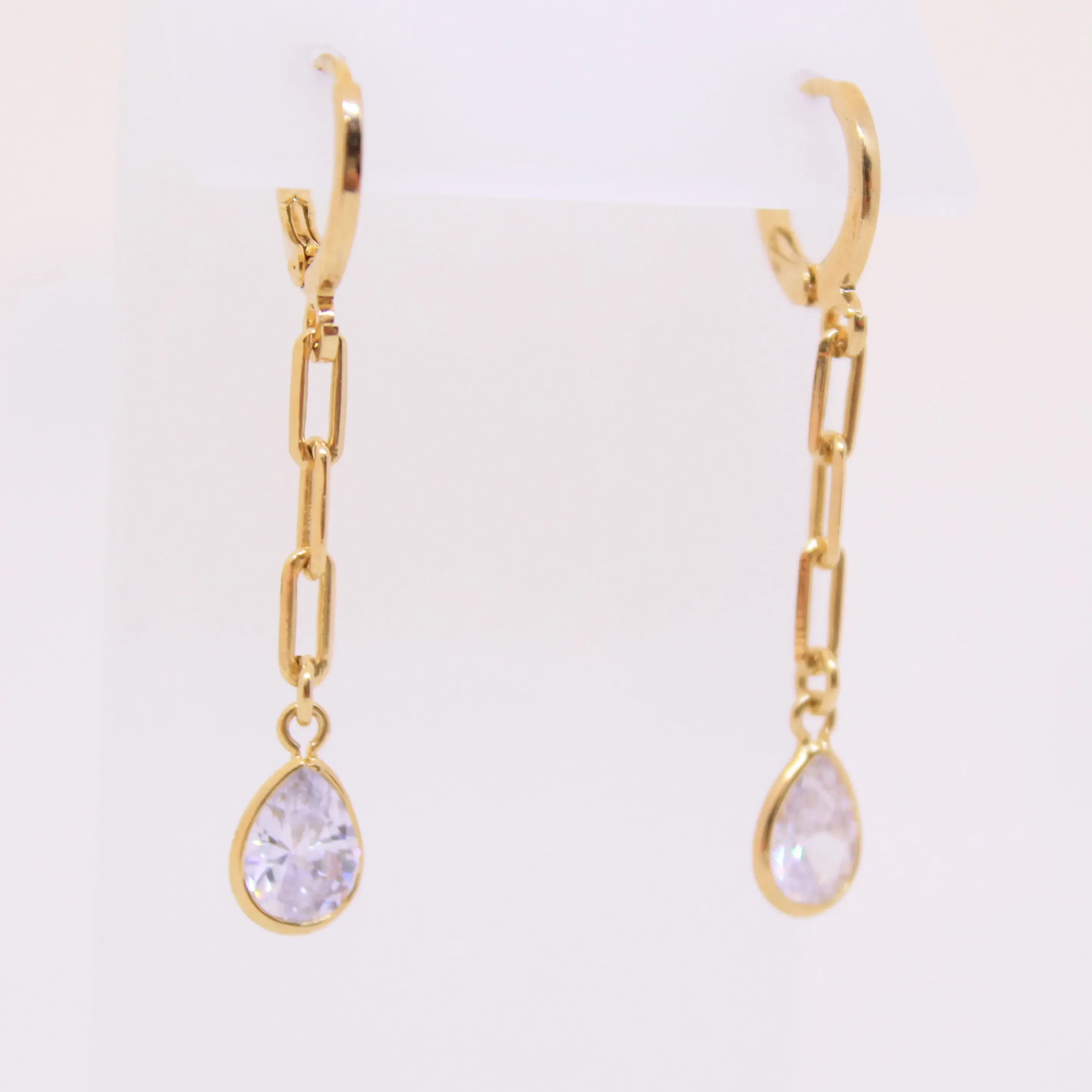 ARGOLINHA DOURADA PENDULO COM GOTA CRISTAL