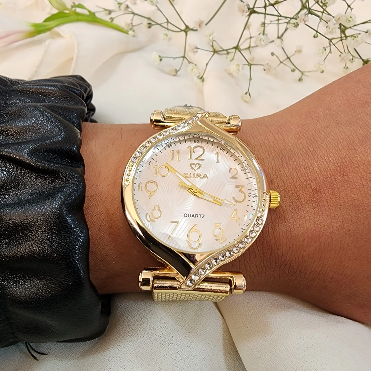 RELÓGIO DOURADO PULSEIRA ANTIALÉRGICA