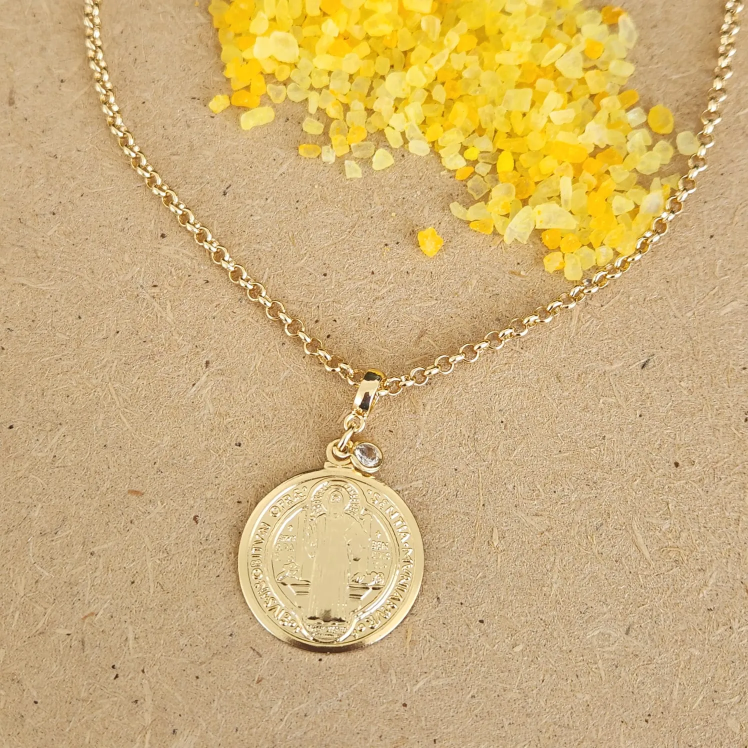 COLAR DOURADO CORRENTE ELO PORTUGUÊS PINGENTE SÃO BENTO - 48MC