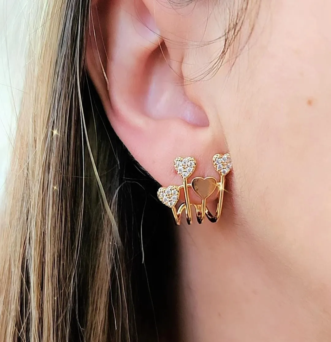 BRINCO DOURADO EAR HOOK CORAÇÕES