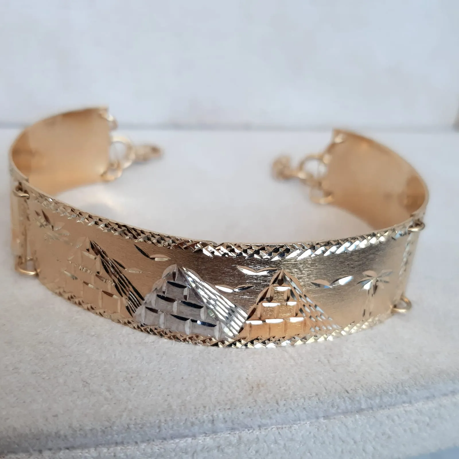 BRACELETE DOURADA DESENHOS