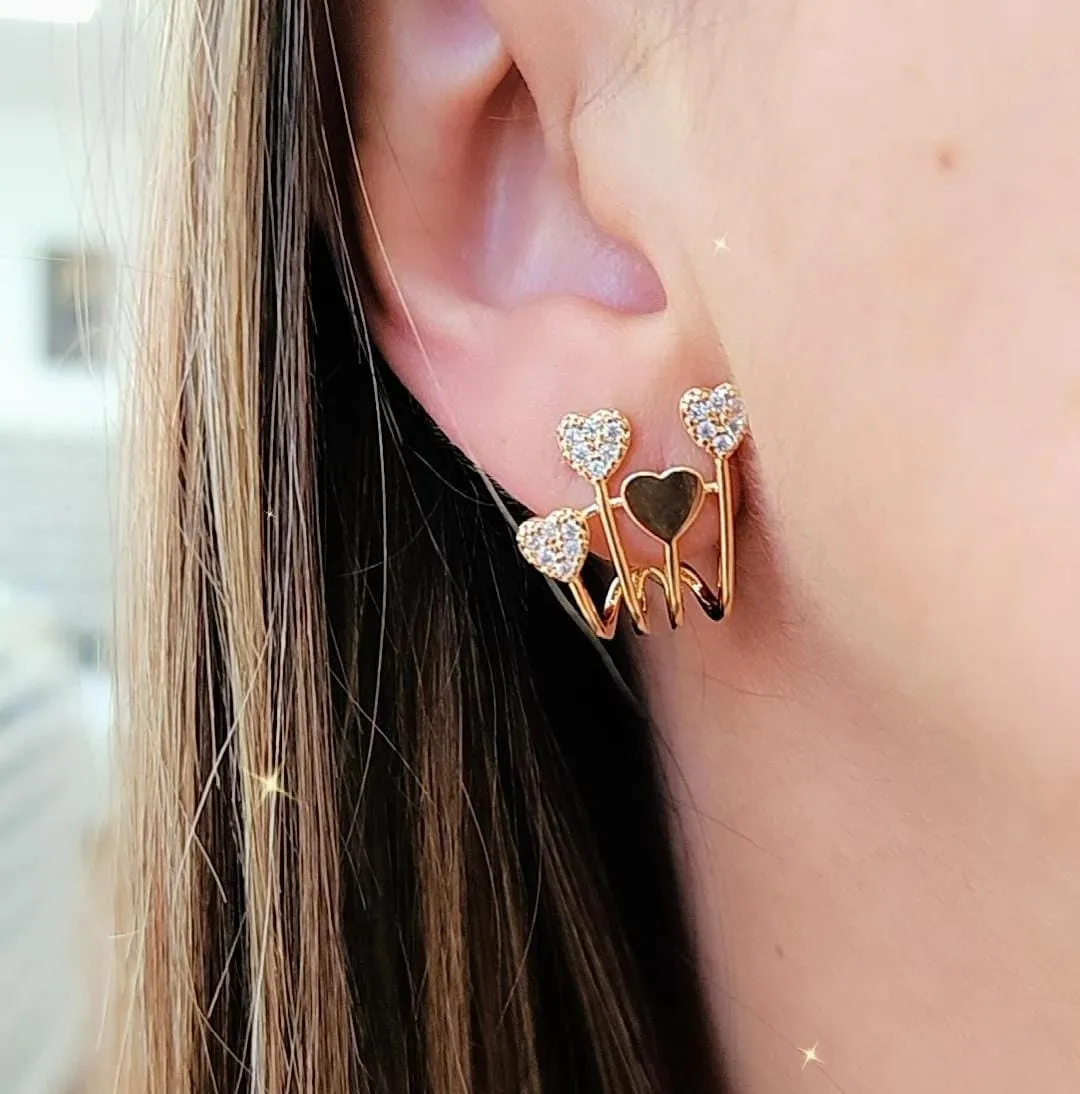 BRINCO DOURADO EAR HOOK CORAÇÕES