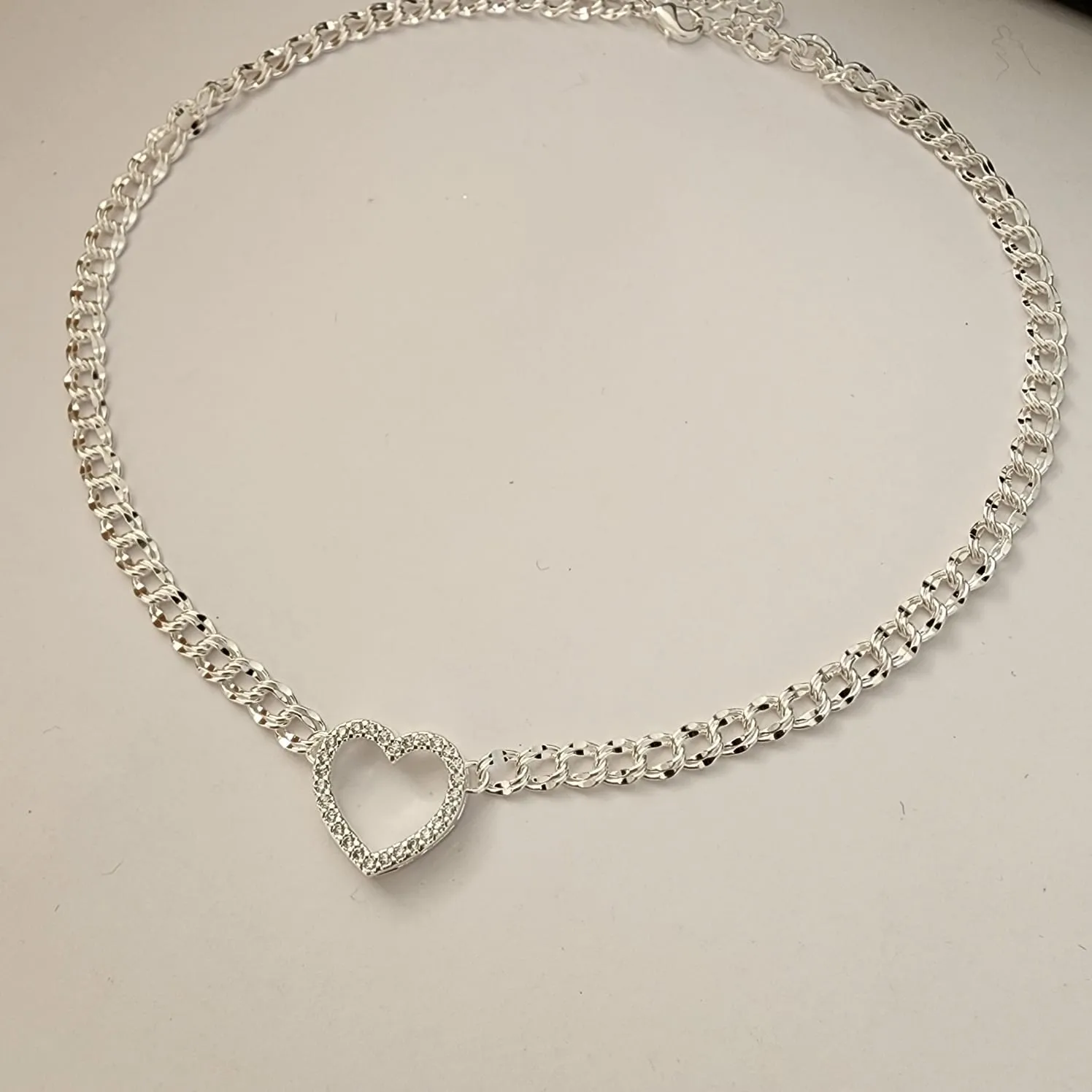 COLAR CHOKER BANHO DE PRATA CORAÇÃO CRAVEJADO