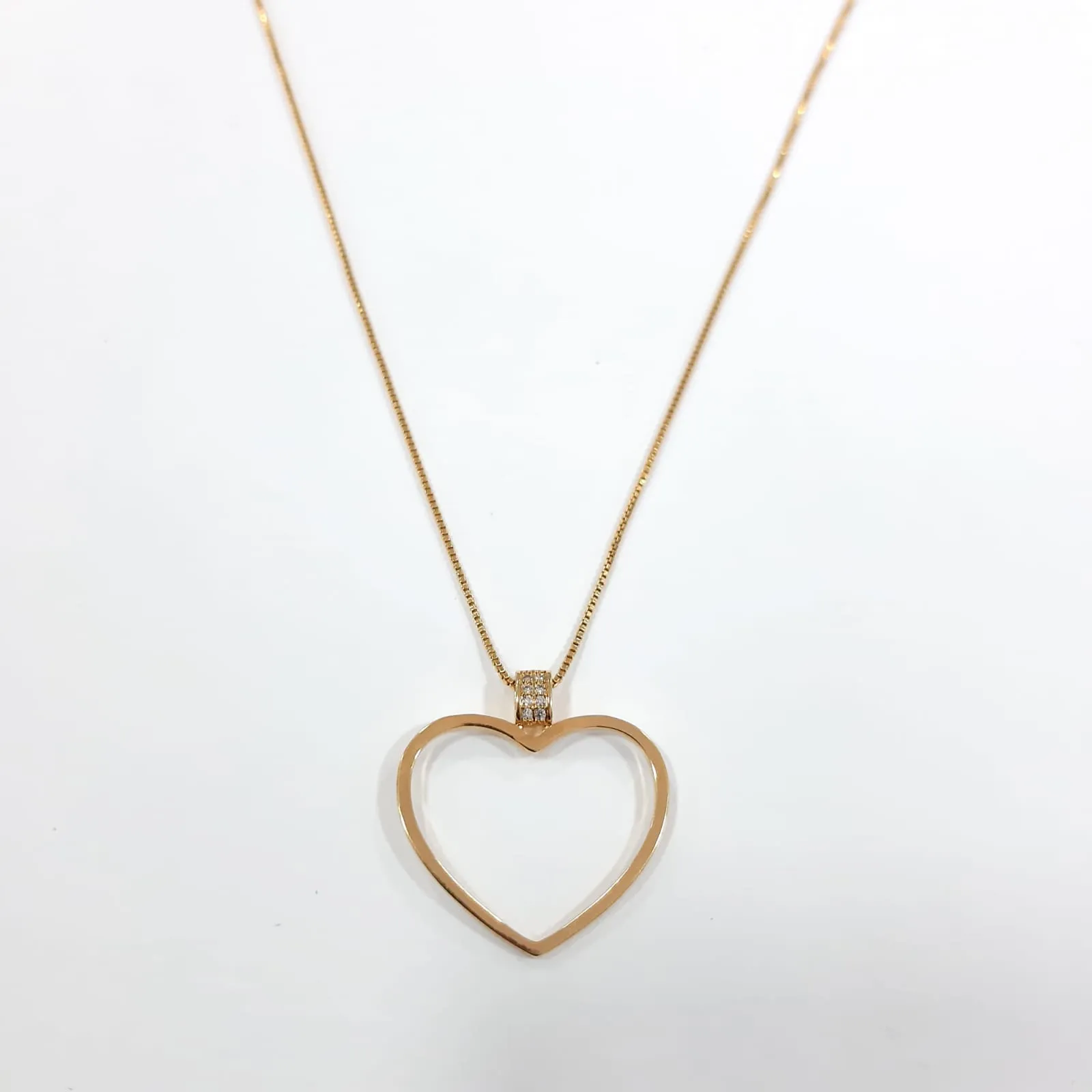 COLAR DOURADO CORAÇÃO VAZADO