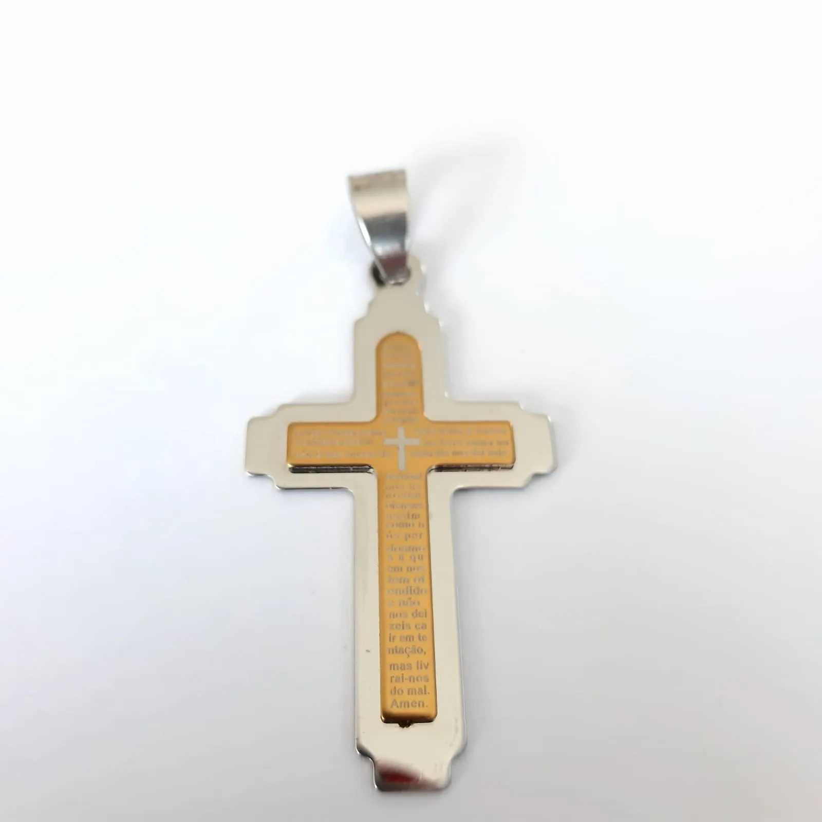 PINGENTE AÇO CRUZ PAIS NOSSO DOURADO 3,5CM