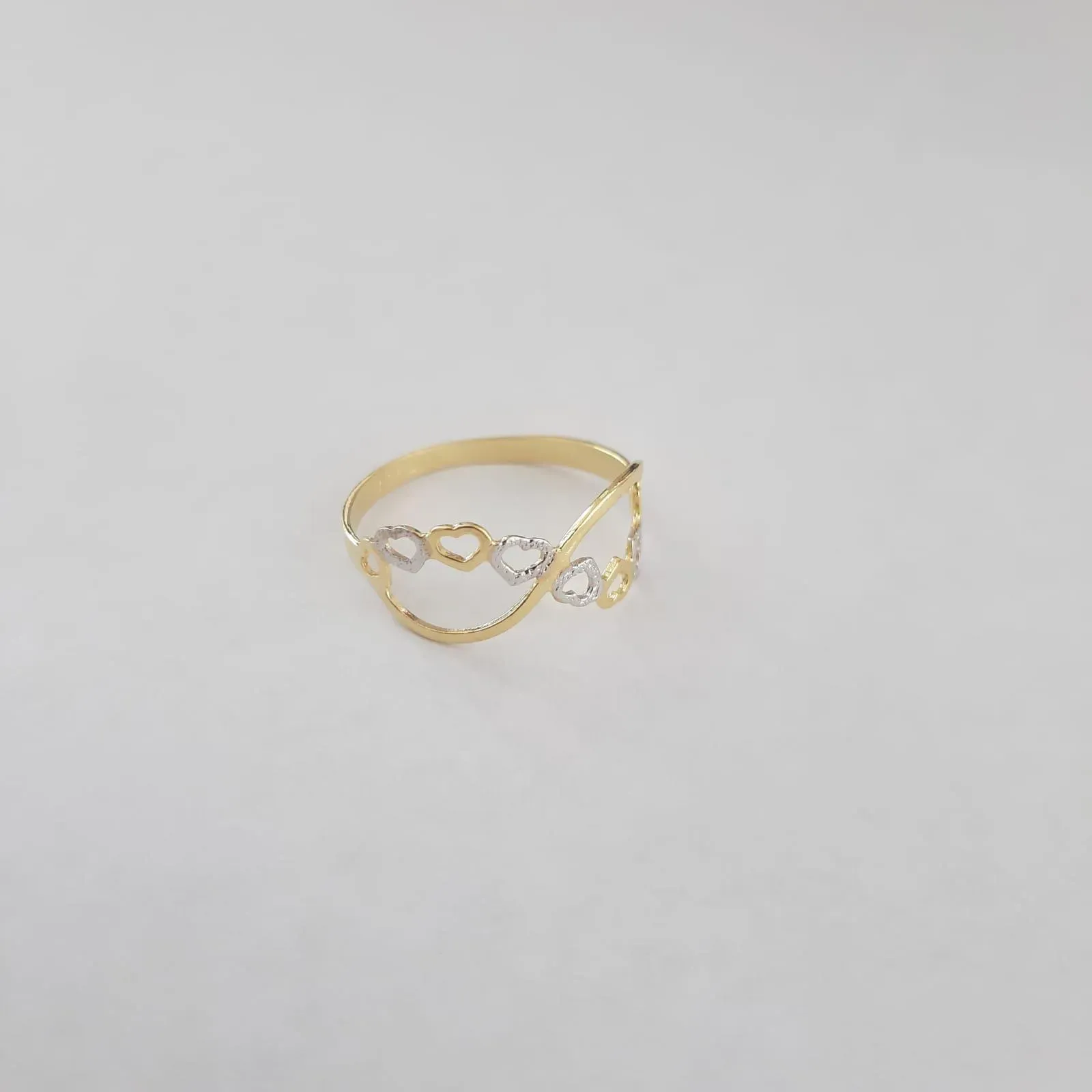 ANEL DOURADO INFINITO DOIS BANHOS CORAÇÃO VAZADO