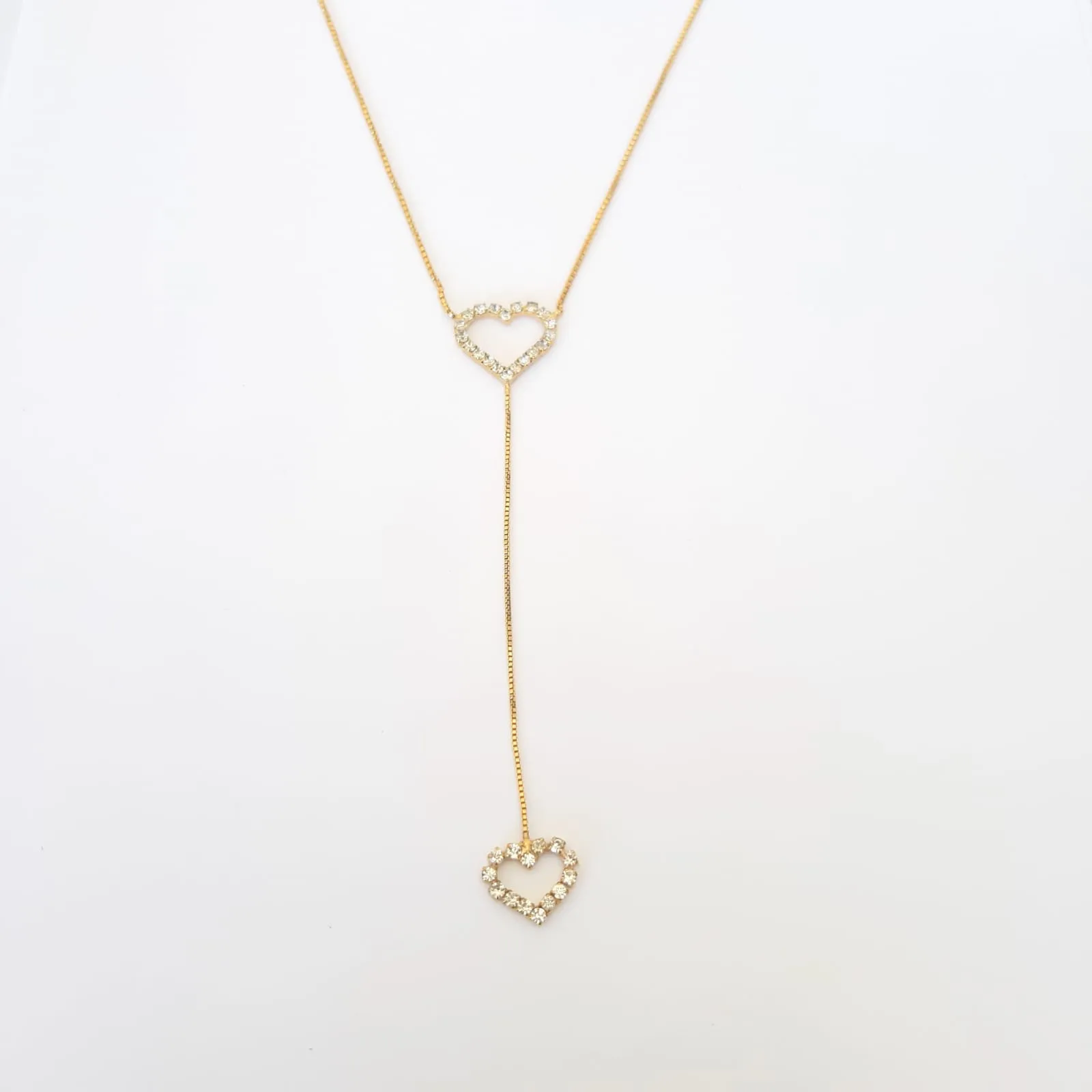 COLAR DOURADO CORAÇÃO CRAVEJADO EM MICROZIRCÔNIAS CRISTAL