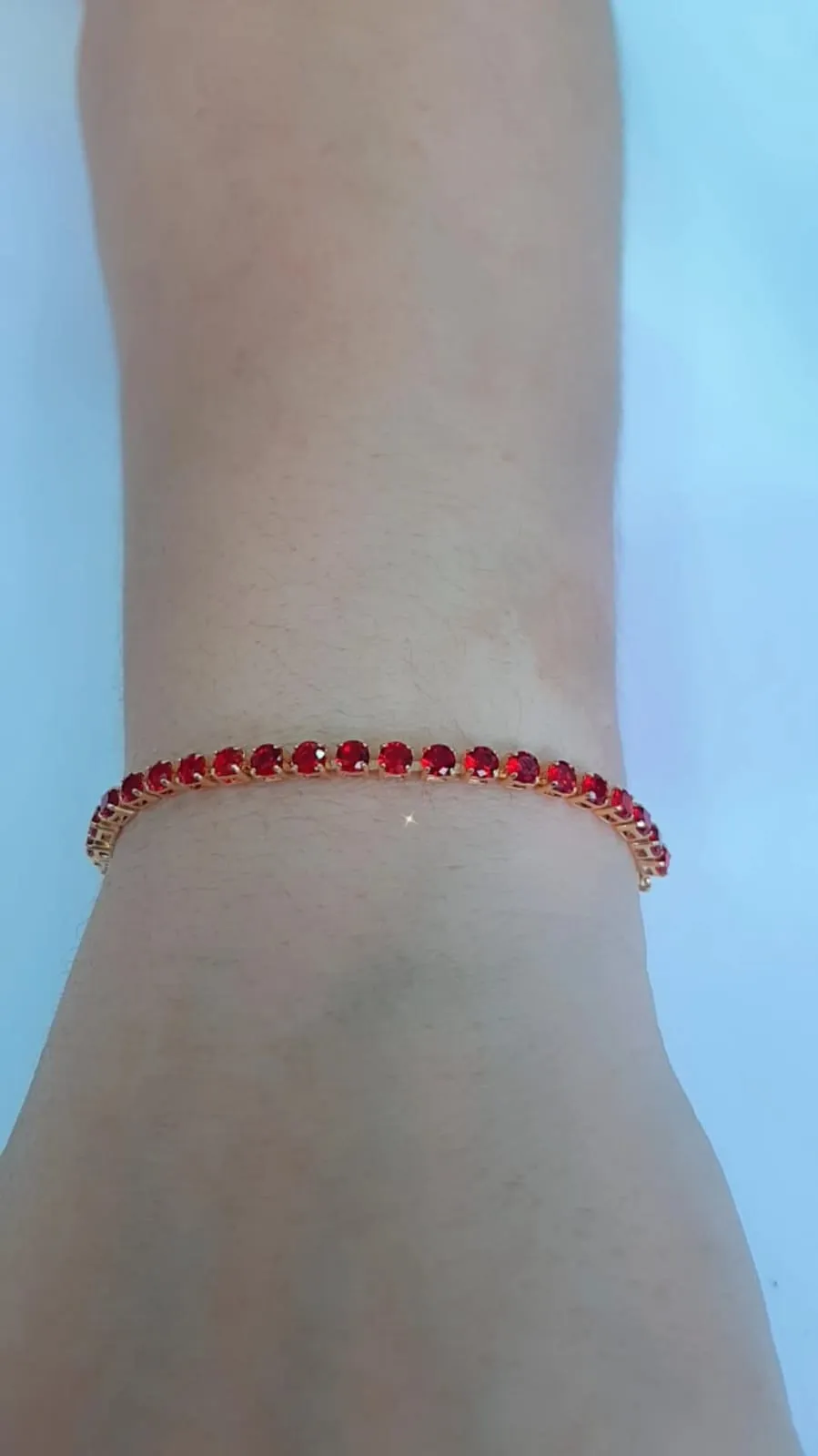 PULSEIRA DOURADA SHAMBALA CRAVEJADA EM PEDRAS RUBI
