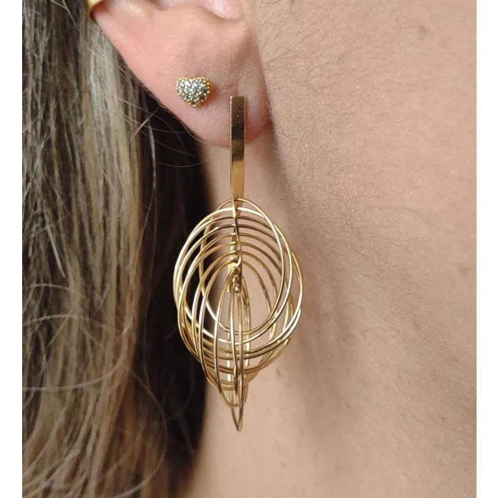 BRINCO DOURADO ARGOLAS ENTRELAÇADAS