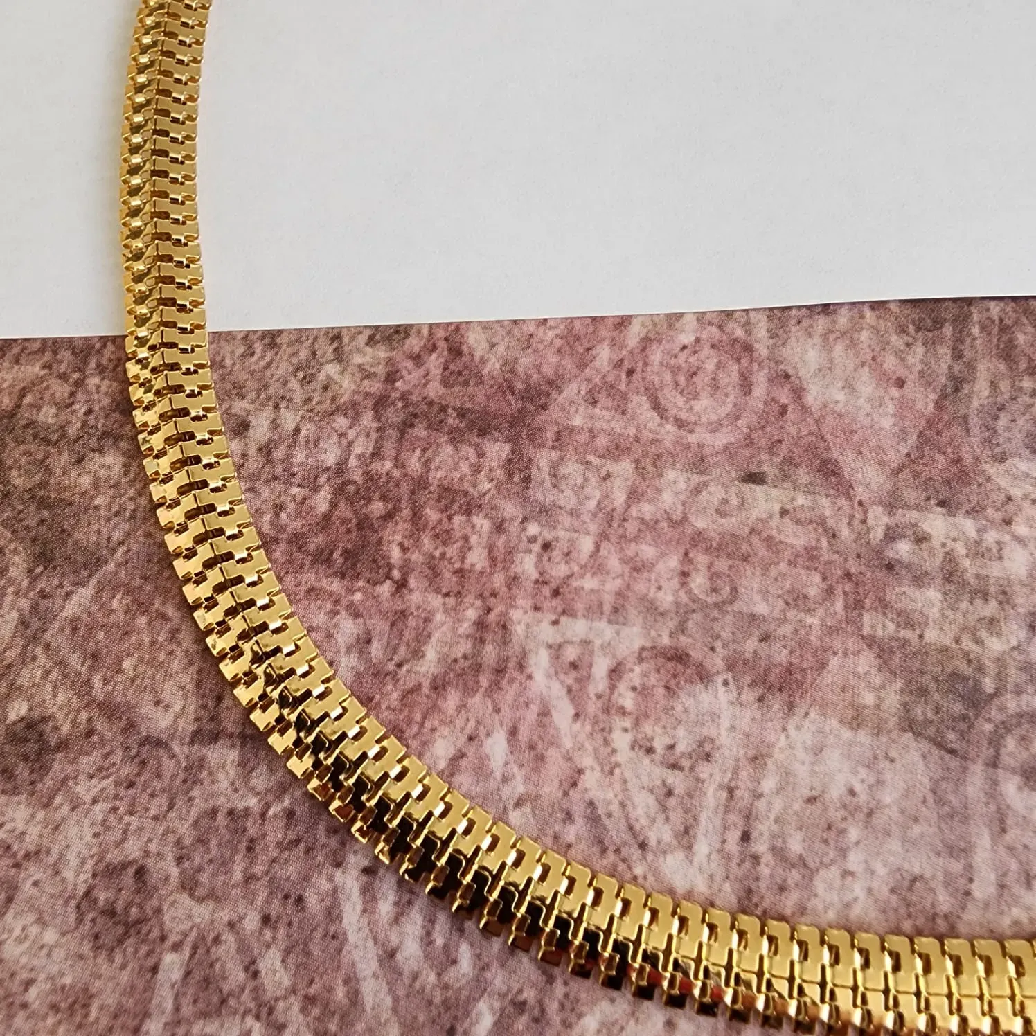 COLAR CHOKER DOURADO MALHA GROSSA
