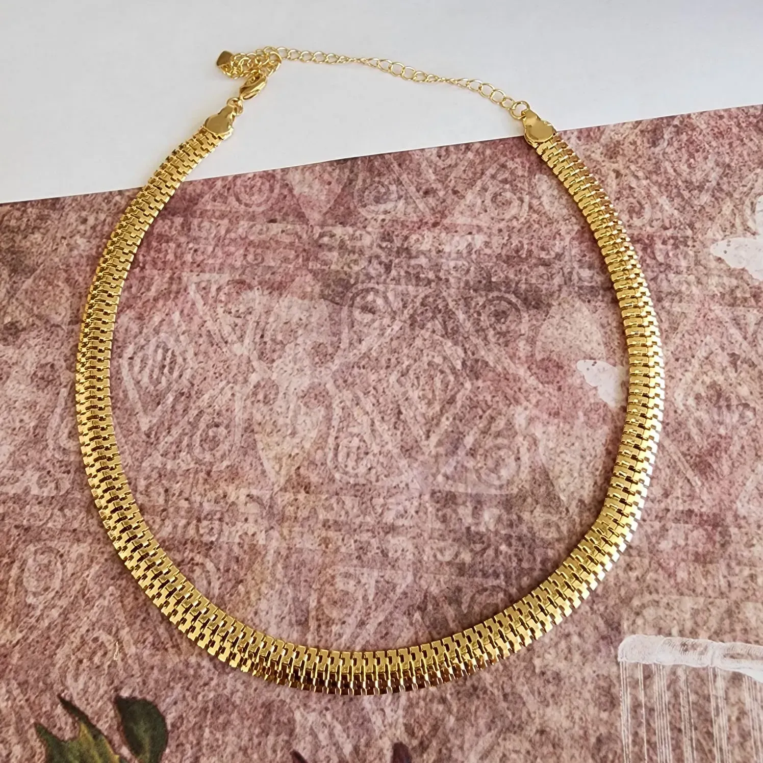 COLAR CHOKER DOURADO MALHA GROSSA