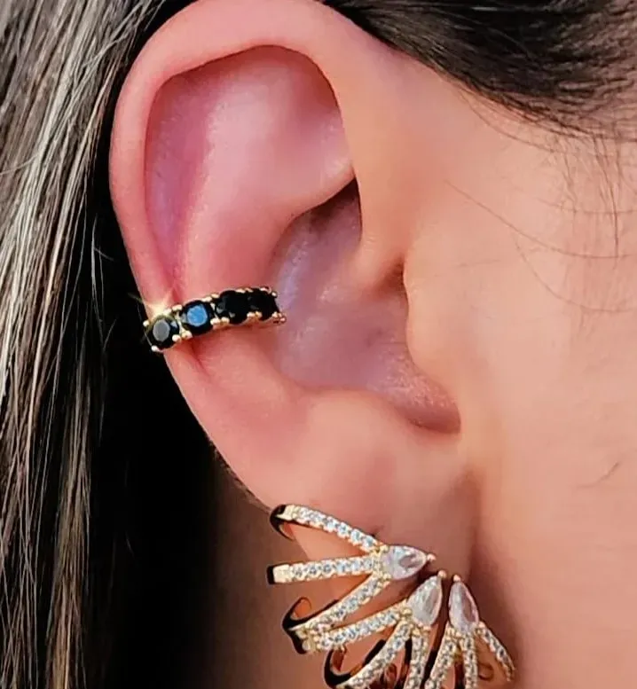 BRINCO PIERCING FAKE DOURADO PEDRAS NEGRAS