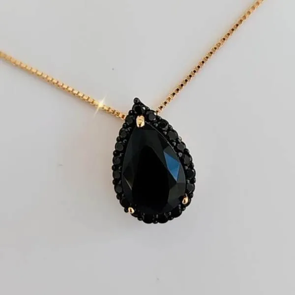 COLAR DOURADO PINGENTE GOTA ZIRCÔNIA NEGRA CRAVEJADO