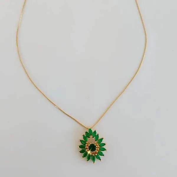 COLAR DOURADO PINGENTE VERDE ESMERALDA