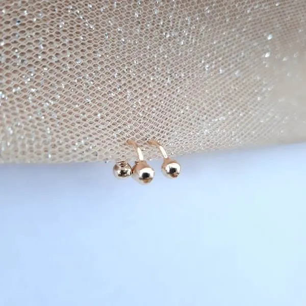 BRINCO DOURADO CURTO FECHO DE BOLINHA
