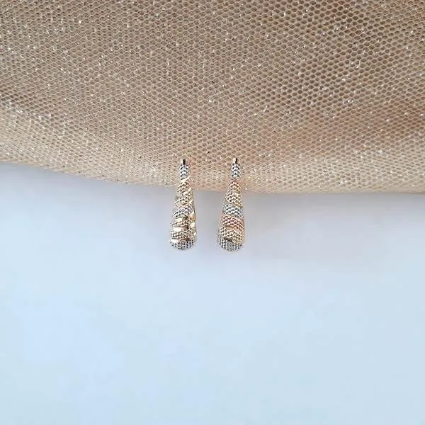 ARGOLINHA DOURADA TRABALHADA TRÊS BANHOS, DOURADO, PRATA E BRONZE