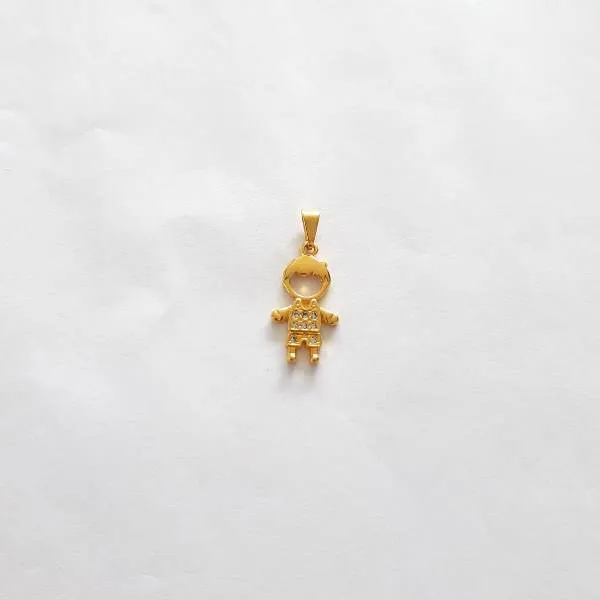 PINGENTE DOURADO MENINO CRAVEJADO ZIRCÔNIAS CRISTAL