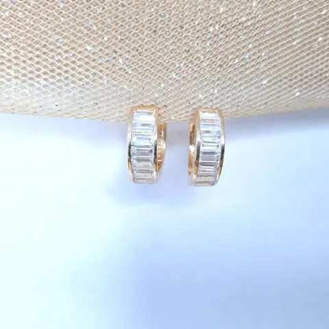 ARGOLINHA DOURADA ZIRCÔNIAS CRISTAL