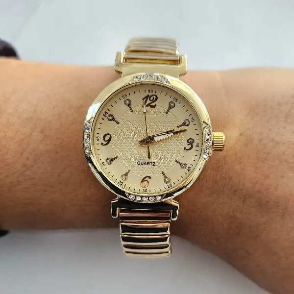 RELÓGIO DOURADO PULSEIRA MOLA