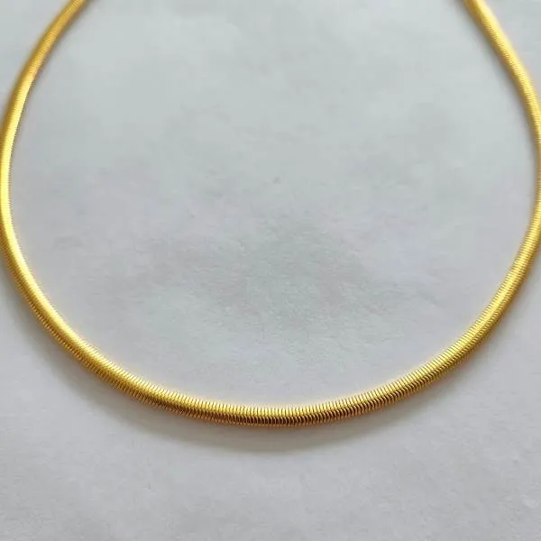 COLAR DOURADO CORRENTE LACRAIA