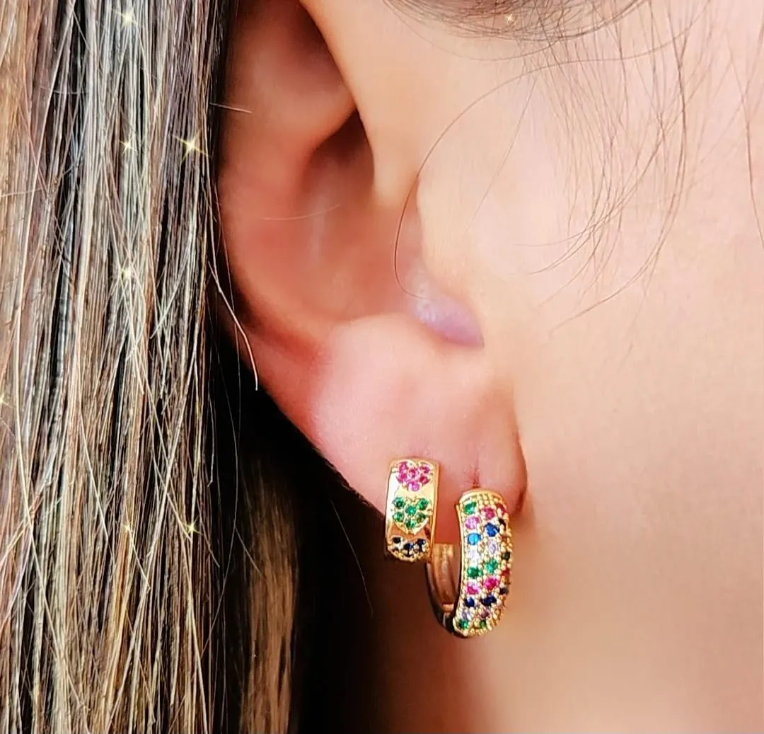 DUPLA ARGOLINHA DOURADA CORAÇÃO CRAVEJADA EM MICROZIRCÔNIAS MULTICOLORIDAS TRIPLA FILEIRA