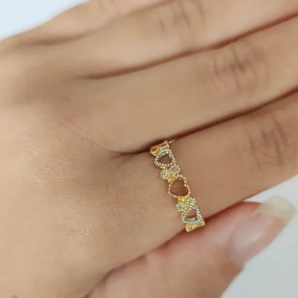 ANEL DOURADO CORAÇÕES E INFINITO VAZADOS TRÊS BANHOS DO OURO