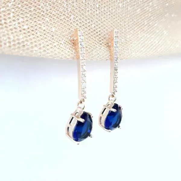 BRINCO DOURADO GOTA ZIRCÔNIA SAFIRA