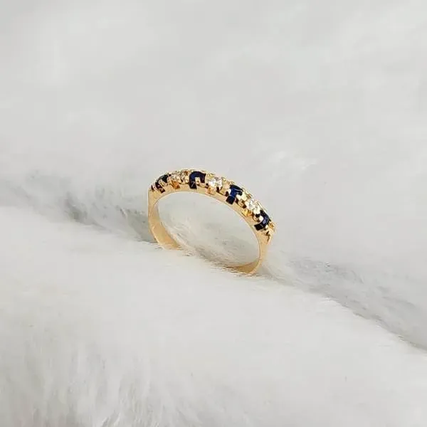 ANEL APARADOR MEIA ALIANÇA ZIRCÔNIAS CRISTAL E AZUL
